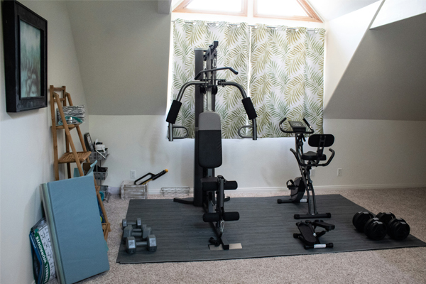 spare room in a house with gym equipment